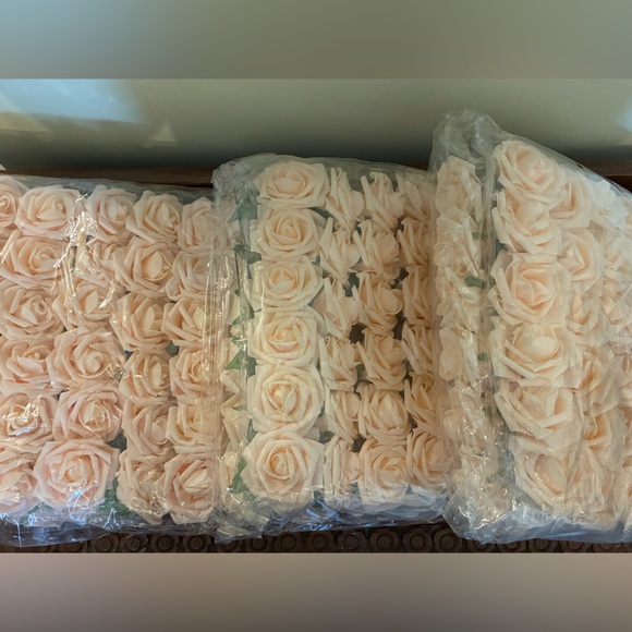 Pink Artificial Roses 180 pieces - Picture 4 of 4